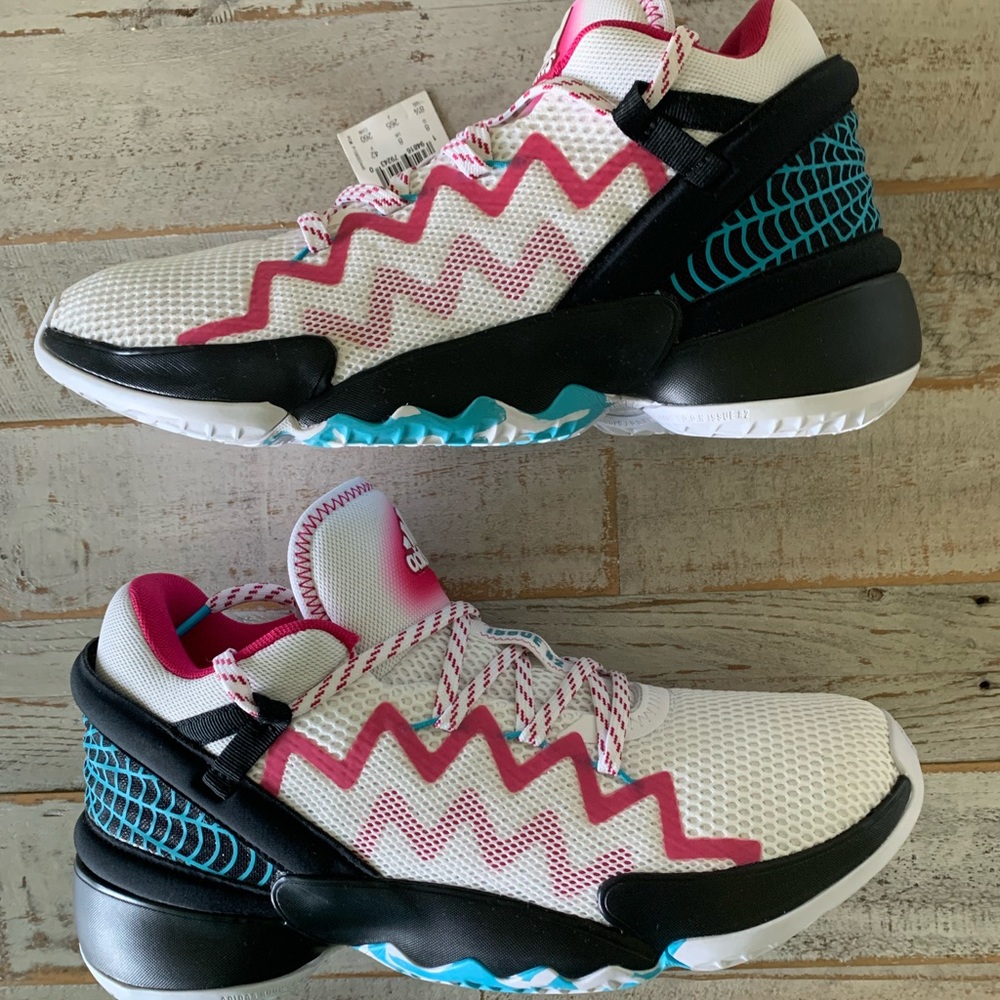 ✨ADIDAS✨ D.O.N. Issue 2 GCA